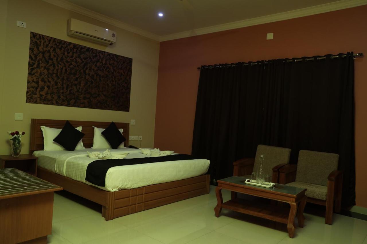 Tranquil Greens Ramakkalmedu Exterior photo